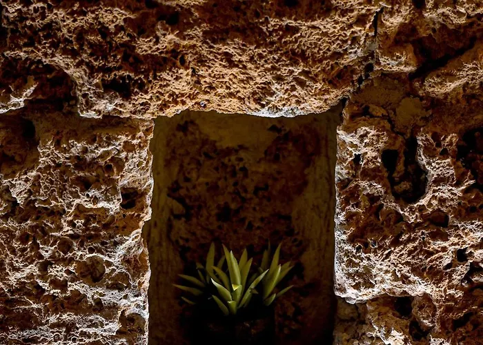 La Grotta, Luxury & Noto